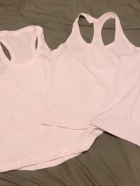 Women’s Lot Of 2 Lululemon Racerback Tank Tops Size 6